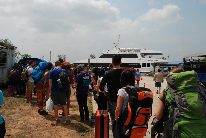 přestup na Speed Catamaran společnosti Lomprayah