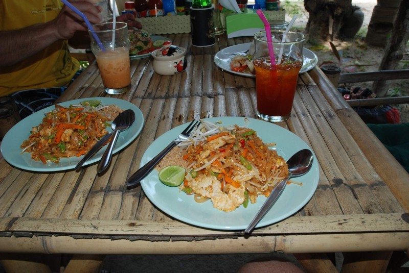 pat-thai v Jungle House baru, Koh Phangan